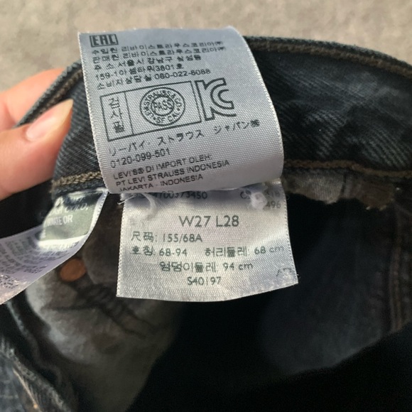 Levi’s Black Jean Shorts - Picture 4 of 5